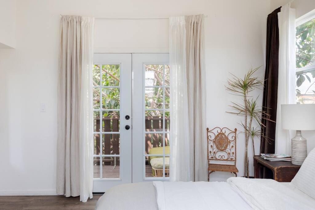 Take It Easy On The Porch In A Hollywood Hideaway Villa Los Angeles Exterior foto
